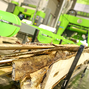 Bretter im Sägewerk