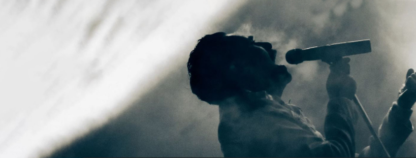 Freddie Mercury singt