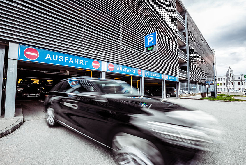 Videoüberwachte Parkplätze bei der Messe